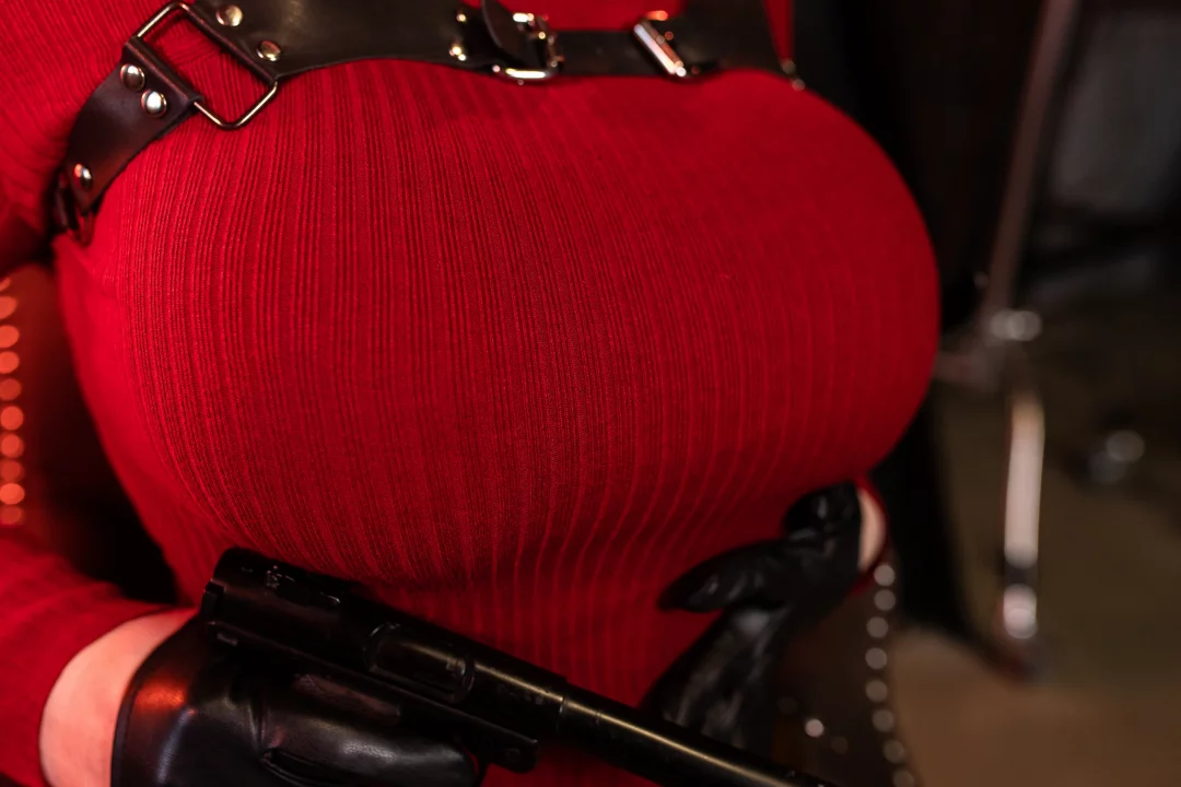 Косплей Ada Wong из Resident Evil 4 от YOUR PERSONAL SUCCUBUS Alice cosplay