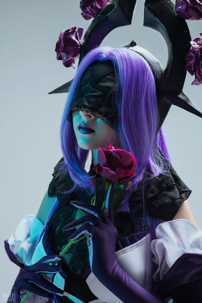 Kosplej withered rose syndra iz league of legends