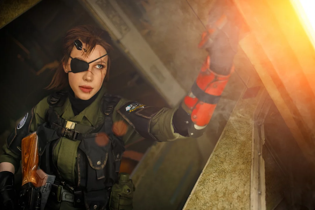 Kosplej fem versii venom snejka iz metal gear solid v the phantom pain