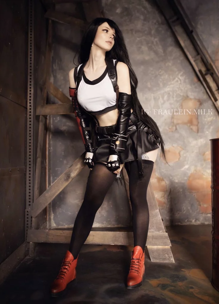 Косплей Tifa Lockhart из лучшей игры в серии Final Fantasy, образ которой примерила милая косплеерша Frauleinmilk.