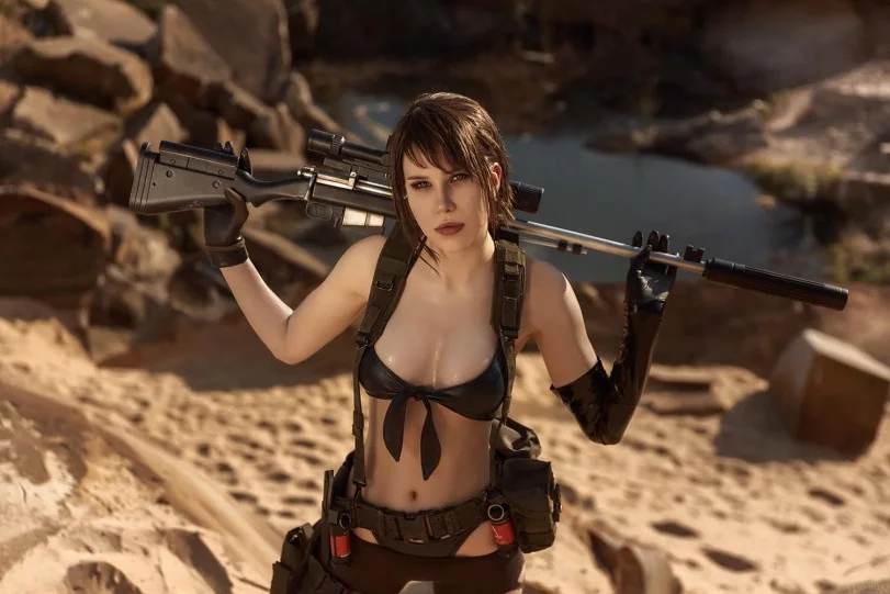 Возбуждающий косплей тихой Quiet из Metal Gear Solid V: The Phantom Pain от Frau_Haku