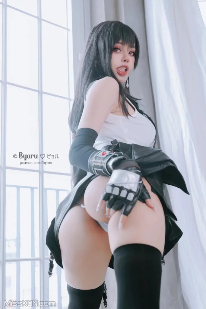 Косплей сопротивленки Tifa Lockhart в разных нарядах из Final Fantasy VII от Byoru