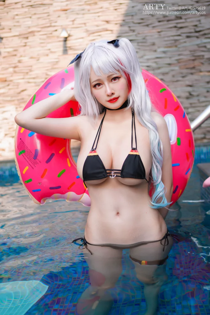 Горячий косплей тяжёлого крейсера Prinz Eugen из Azur Lane от Arty Huang