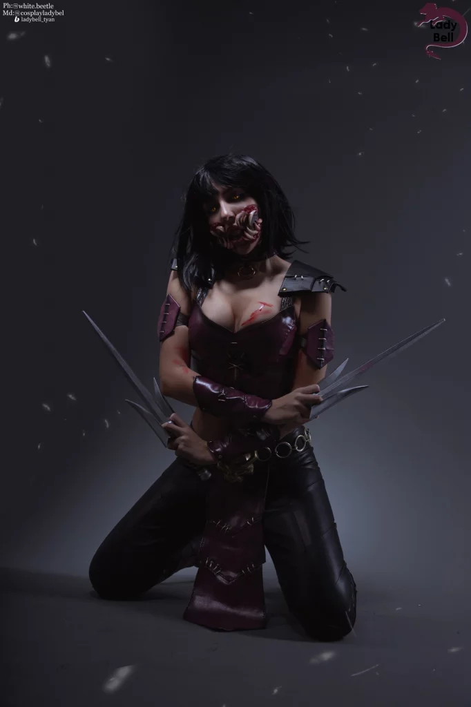 Откровенный косплей клонши королевы Mileena из серии файтингов Mortal Kombat от Ladybell