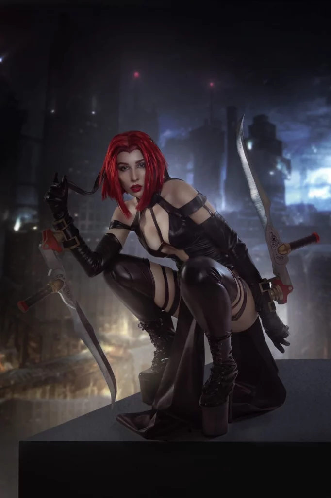 Откровенный косплей кровавой Rayne из BloodRayne 2 от Ladybell