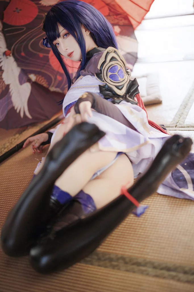 Косплей двухсущественной Raiden Shogun из Genshin Impact от Dolly48226855