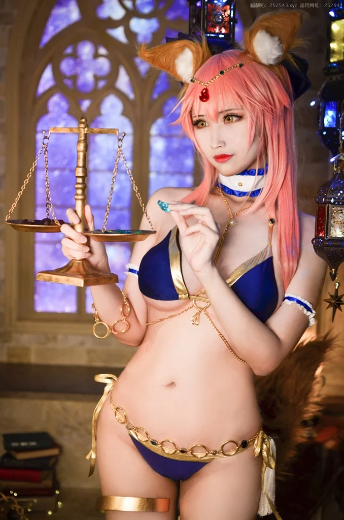 Сексуальный косплей Tamamo в образе танцовщицы из FateGrand Order от KaYa Huang