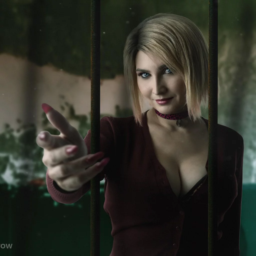 Косплей антагонистки Maria из Silent Hill 2 от Julius Drow 5