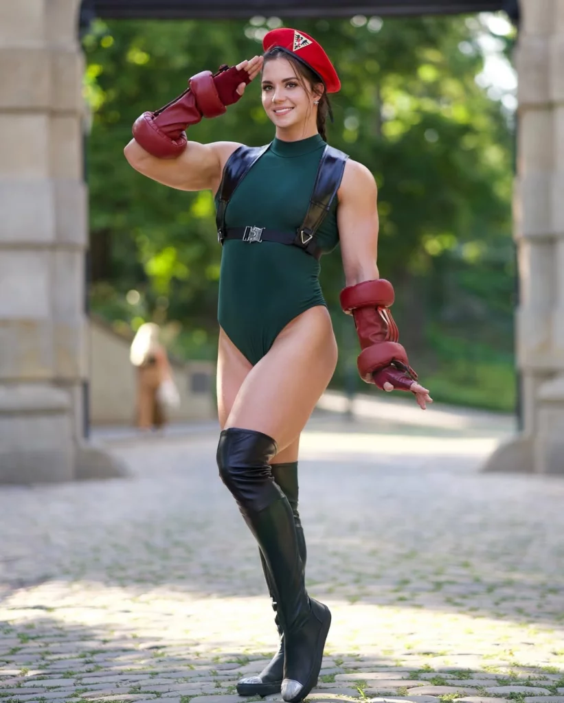 Косплей боевой Cammy White из файтингов Street Fighter от бодибилдерши Vladislava Galagan 4