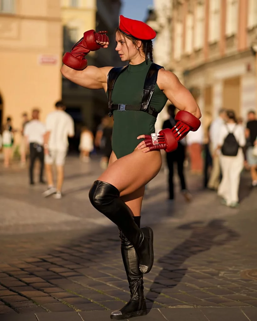 Косплей боевой Cammy White из файтингов Street Fighter от бодибилдерши Vladislava Galagan 8