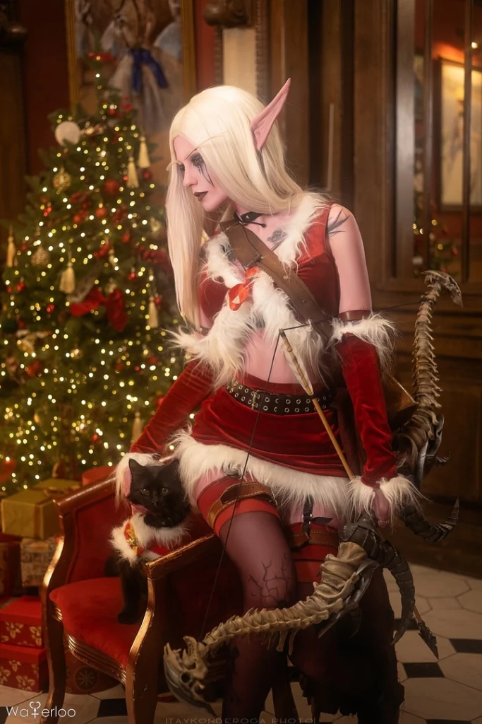 Косплей Sylvanas Windrunner в рождественском наряде из вселенной Warcraft от Waterloo 2