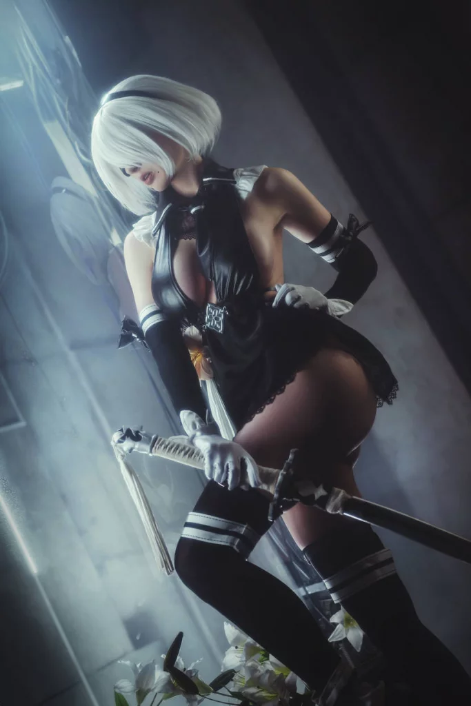 Косплей 2b в черной сорочке из nier automata от bellatrixaiden 6