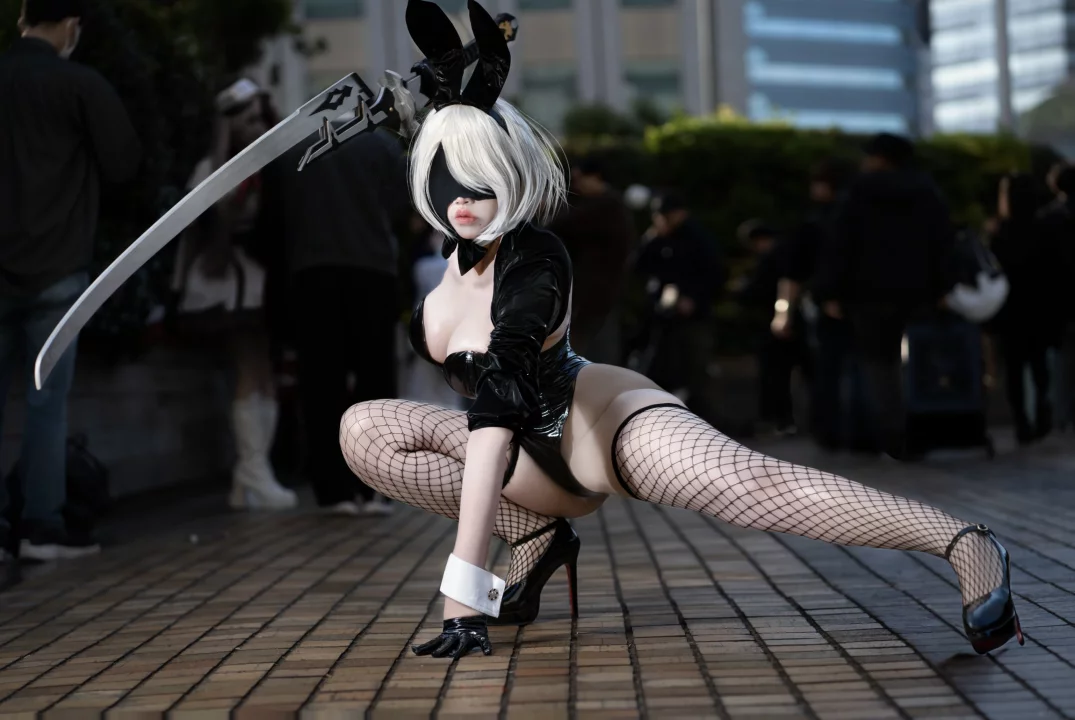 Косплей 2b в образе bunnygirl из nier automata от sheisu 4