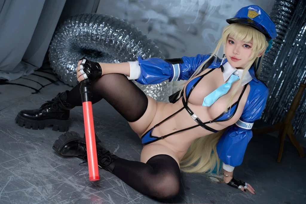 Косплей asuma toki в образе police из blue archive от zinieq 8