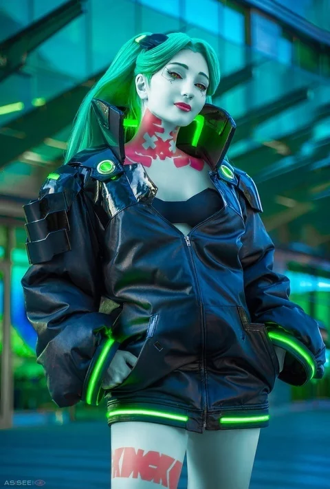 Косплей rebecca из cyberpunk edgerunners от ari.anna 1