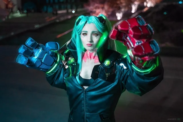 Косплей rebecca из cyberpunk edgerunners от ari.anna 2