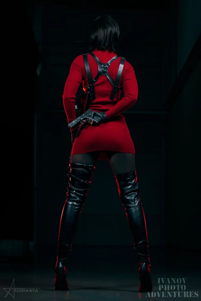 Косплей китайской шпионки Ada Wong из Resident Evil 4 от Andrasta