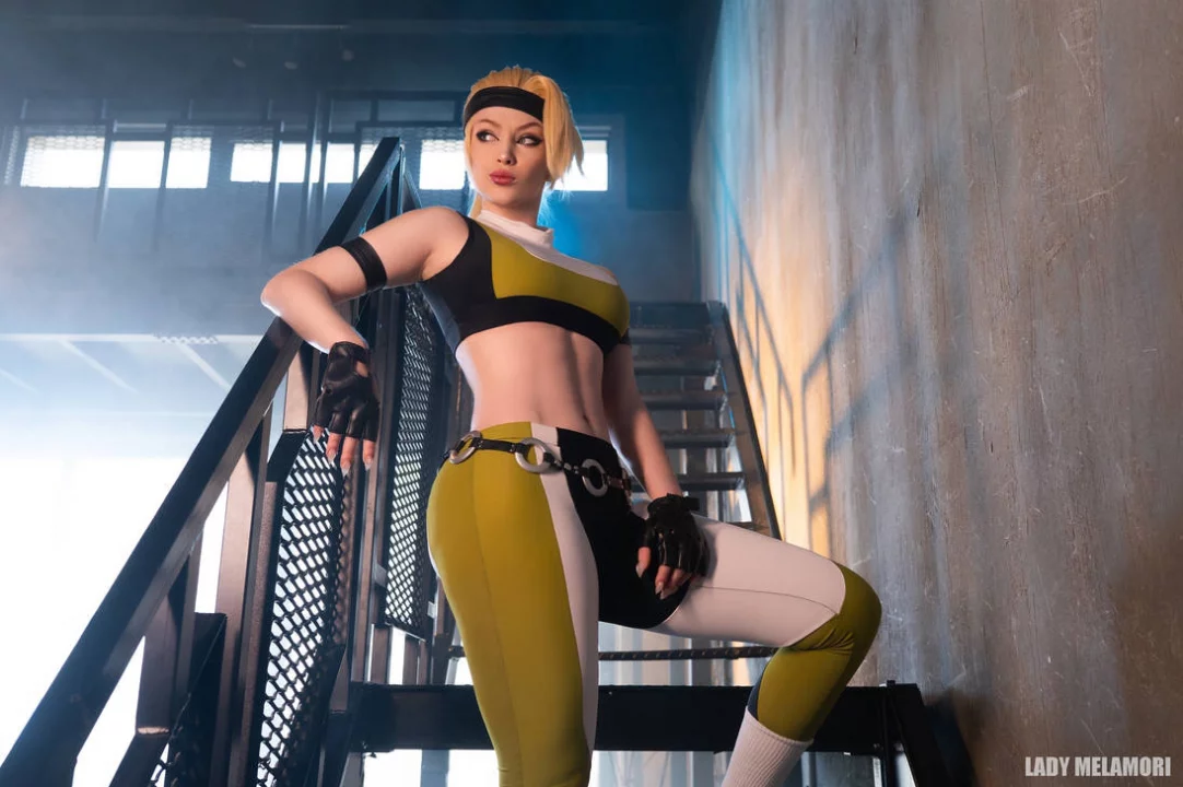 Косплей классической Sonya Blade из Mortal Kombat от Lady Melamori
