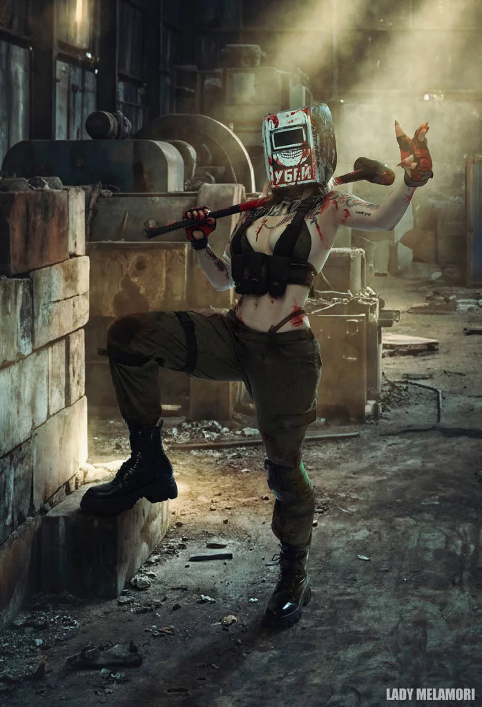 Косплей фем версии Tagilla из Escape from Tarkov от Lady Melamori