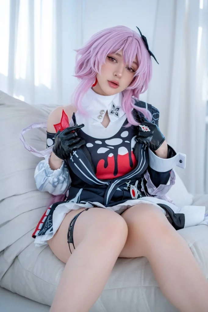 Косплей March 7th из Honkai Star Rail от Hioshicos