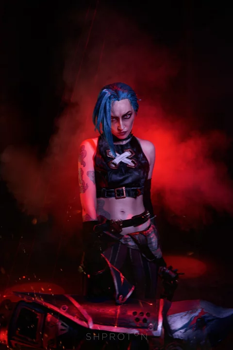 Косплей Jinx из League of Legends Arcane от Shproton Cosplay
