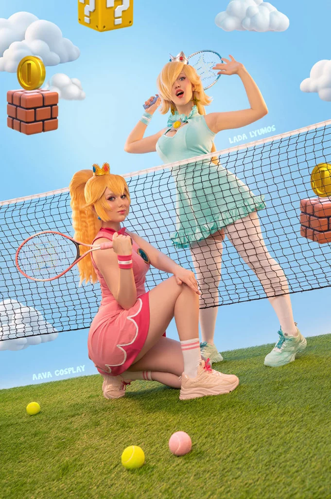 Косплей принцесс Rosalina и Peach из Mario от Lada Lyumos и Aava Hime