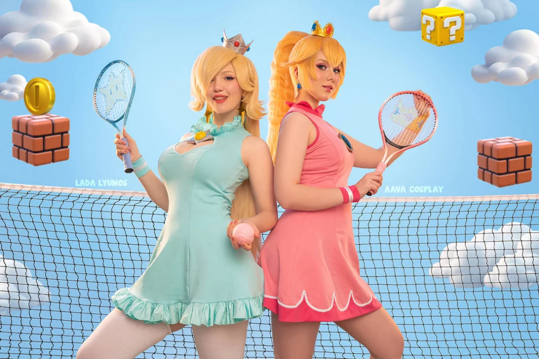 Косплей принцесс Rosalina и Peach из Mario от Lada Lyumos и Aava Hime