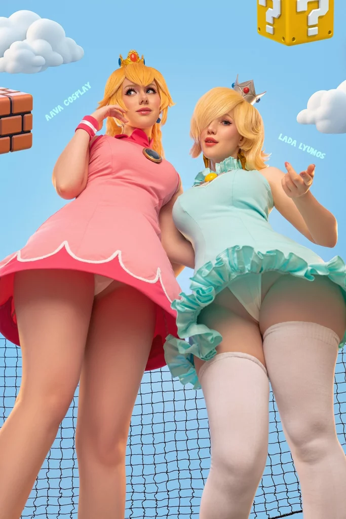 Косплей принцесс Rosalina и Peach из Mario от Lada Lyumos и Aava Hime