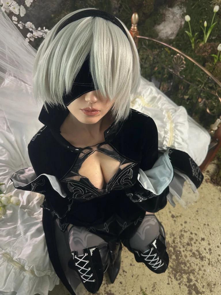 Косплей 2B из NieR Automata от JyuSan