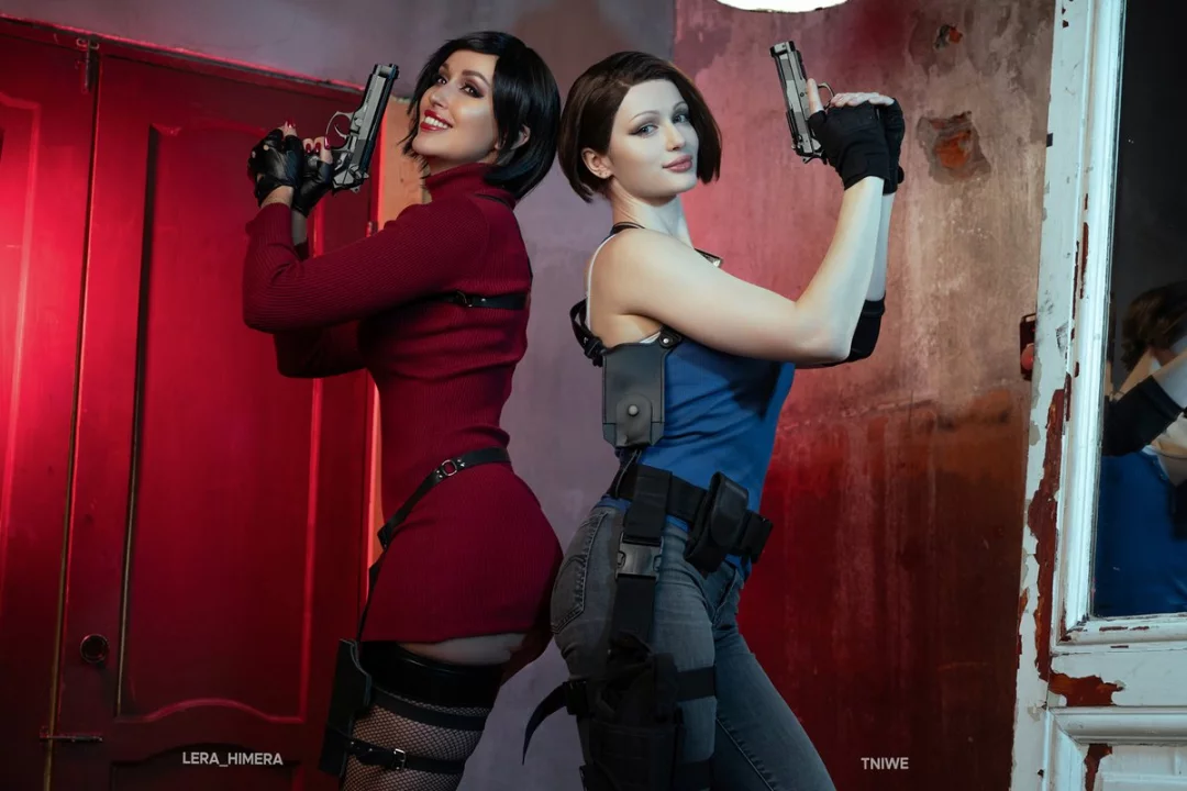 Косплей Jill Valentine и Ada Wong из серии Resident Evil от Tniwe и Lera Himera