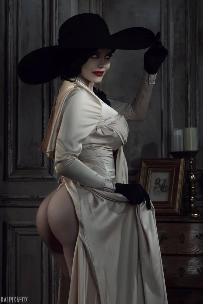 Косплей Alcina Dimitrescu из Resident Evil Village от Kalinka Fox