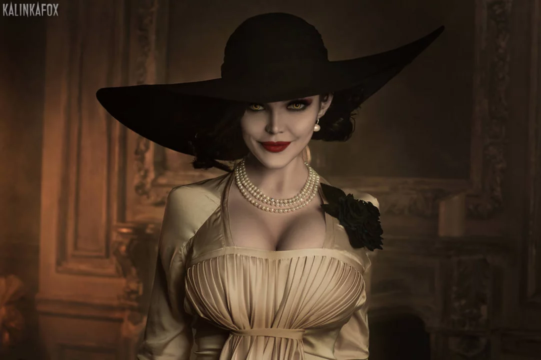 Косплей Alcina Dimitrescu из Resident Evil Village от Kalinka Fox