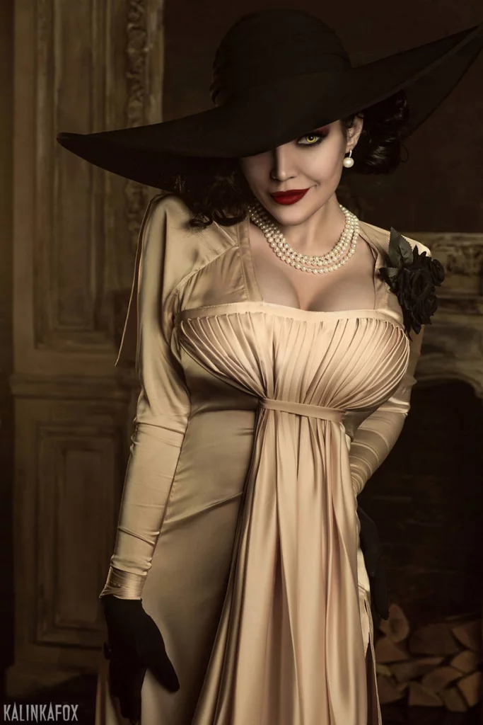 Косплей Alcina Dimitrescu из Resident Evil Village от Kalinka Fox