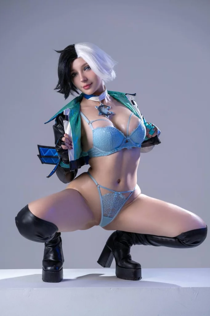Косплей Emma Frost и Luna Frost из Marvel Rivals от CarryKey и Hioshicos